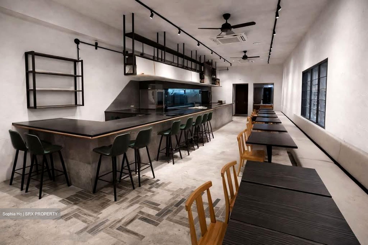 Hamilton Road (D8), Retail #547850881